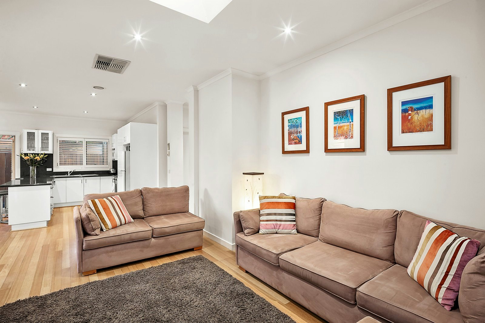 8b Ivanhoe Grove, Malvern East, VIC