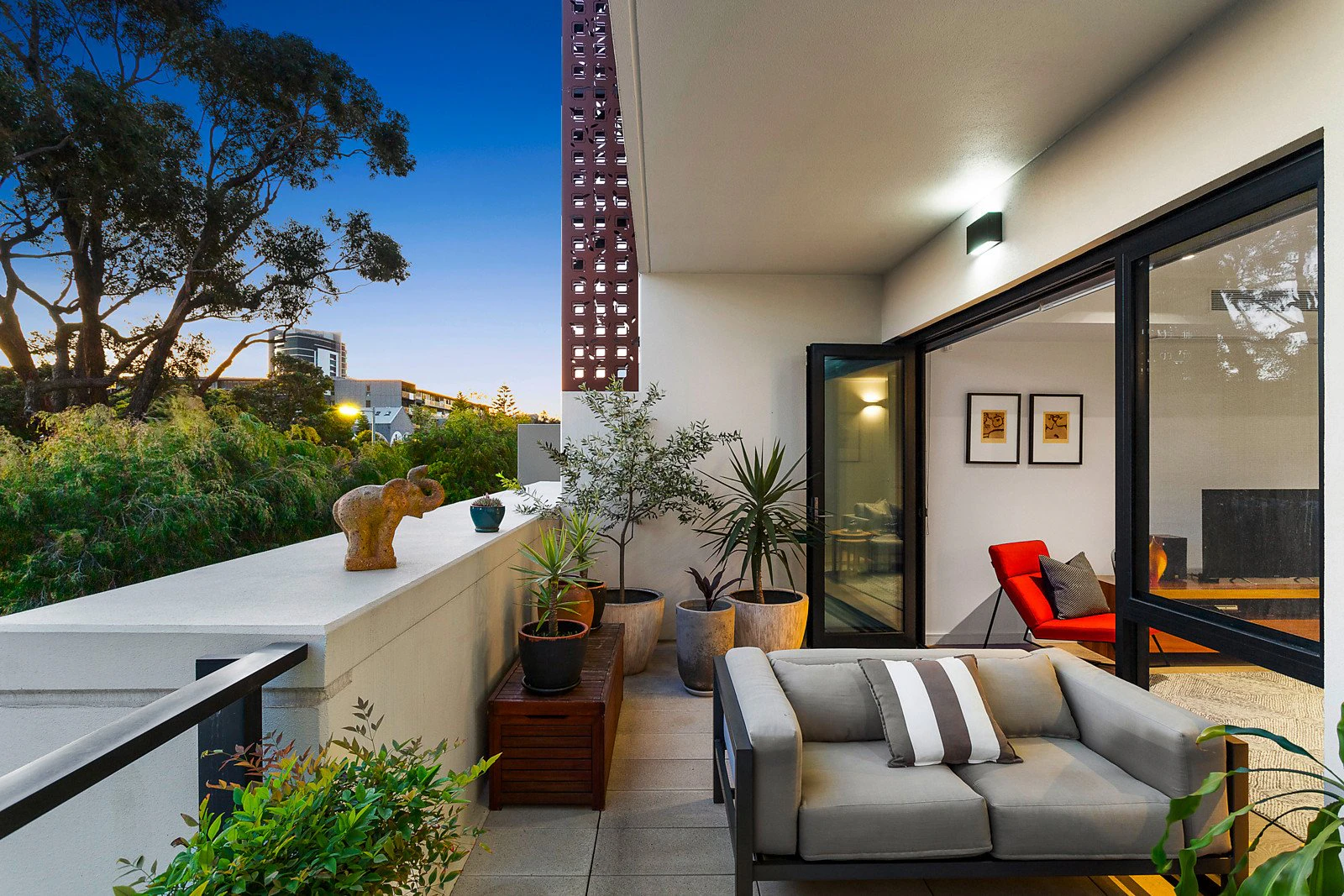 19 Danks Street, Albert Park, VIC