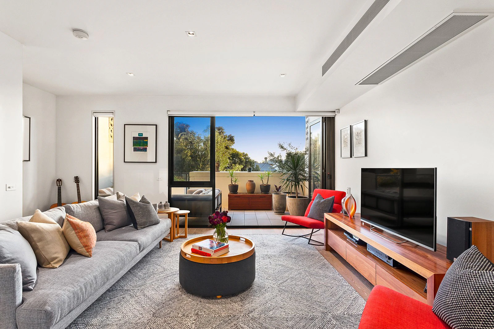 19 Danks Street, Albert Park, VIC