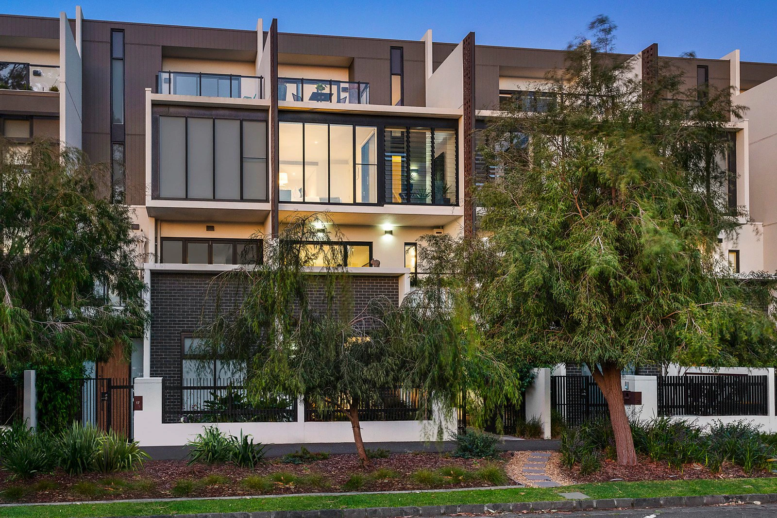19 Danks Street, Albert Park, VIC