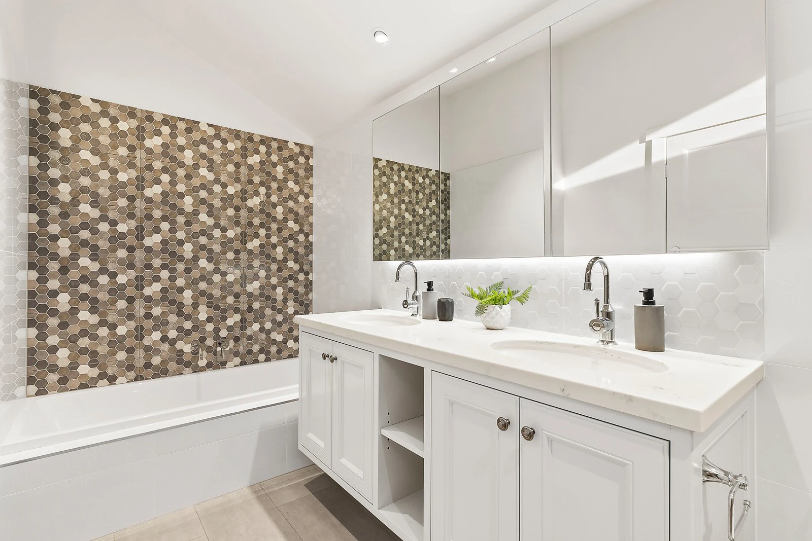 3 Queen Street, Surrey Hills, VIC
