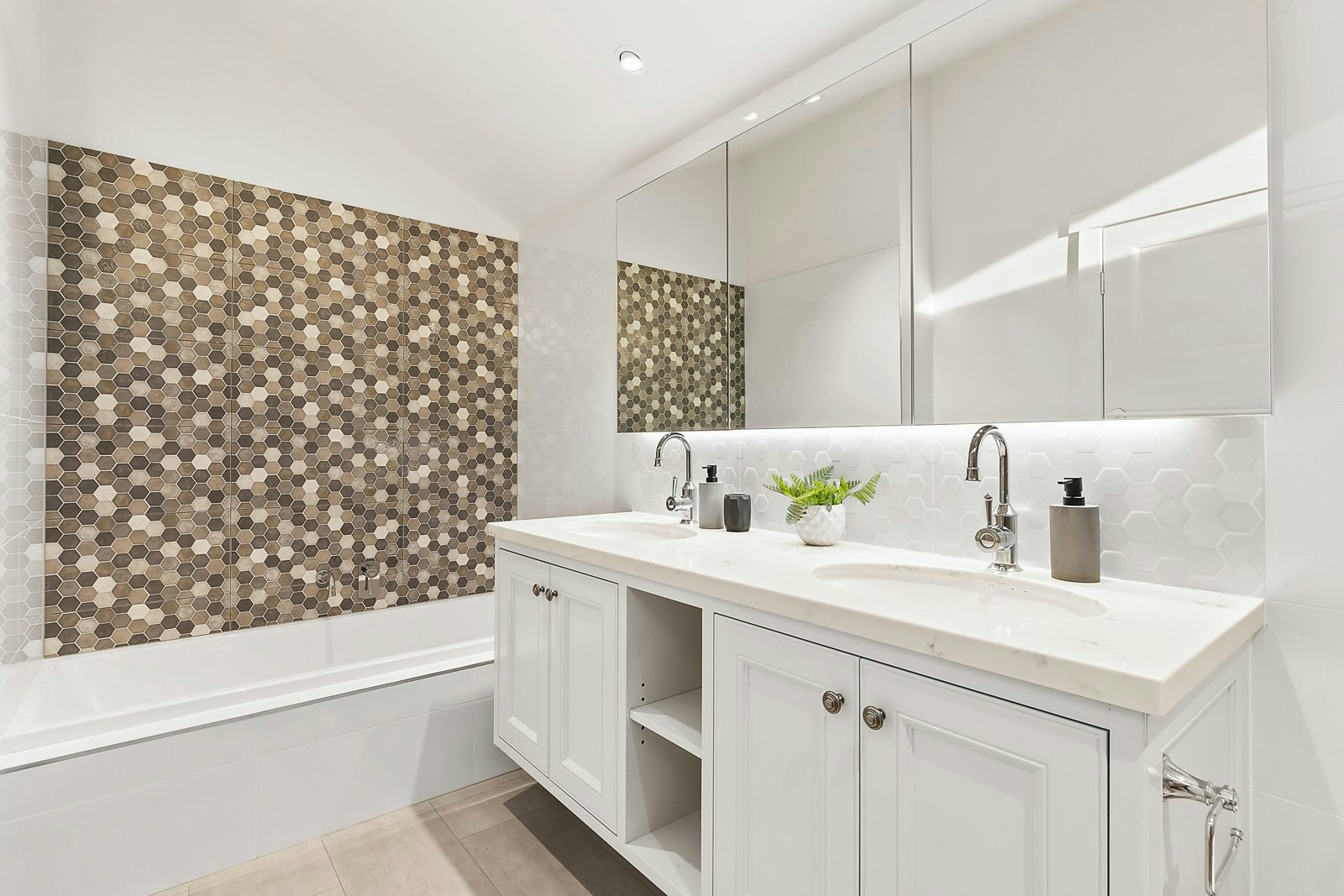 3 Queen Street, Surrey Hills, VIC