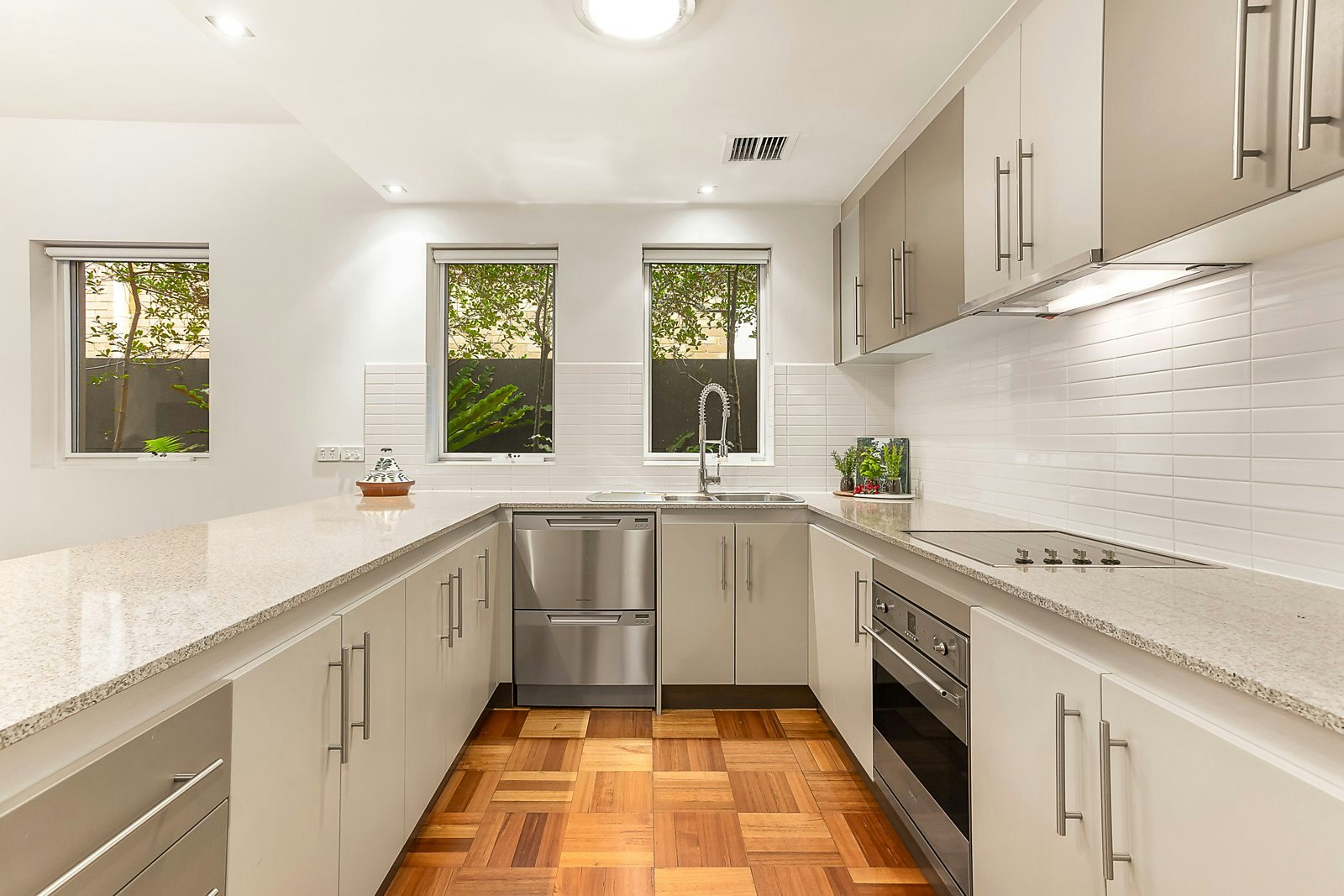 2/59 Denham Street, Hawthorn, VIC