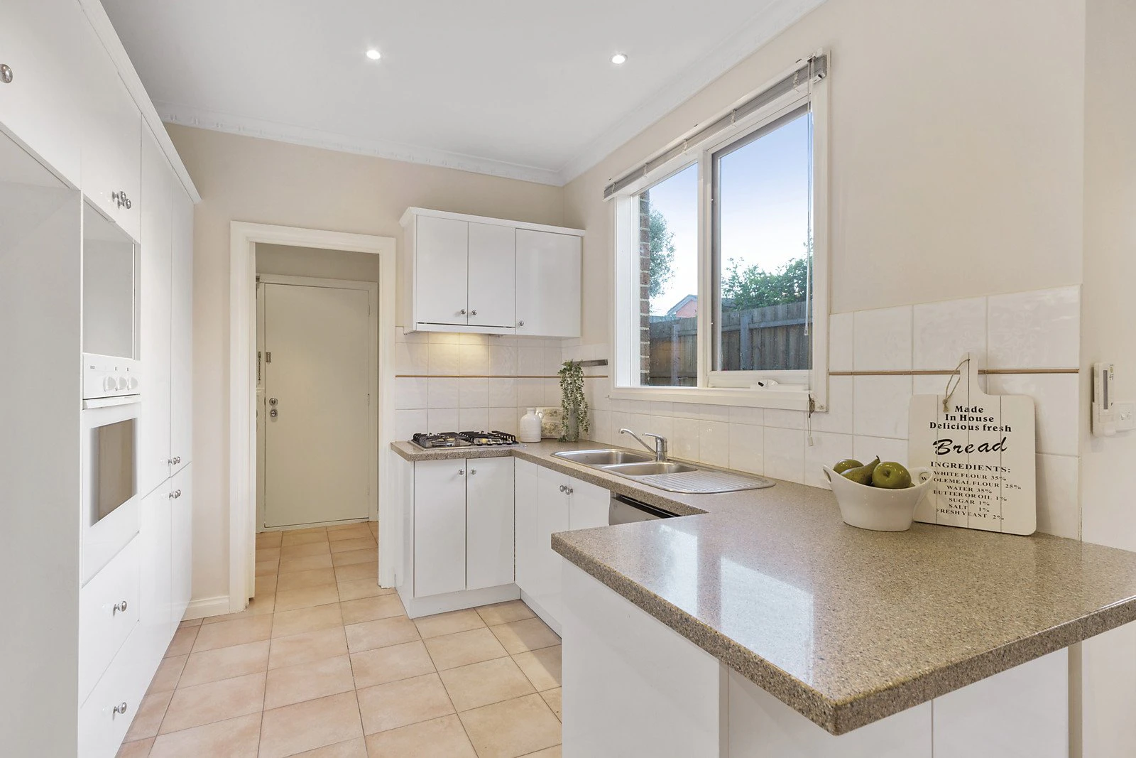 4/26 Edwards Street, Burwood, VIC