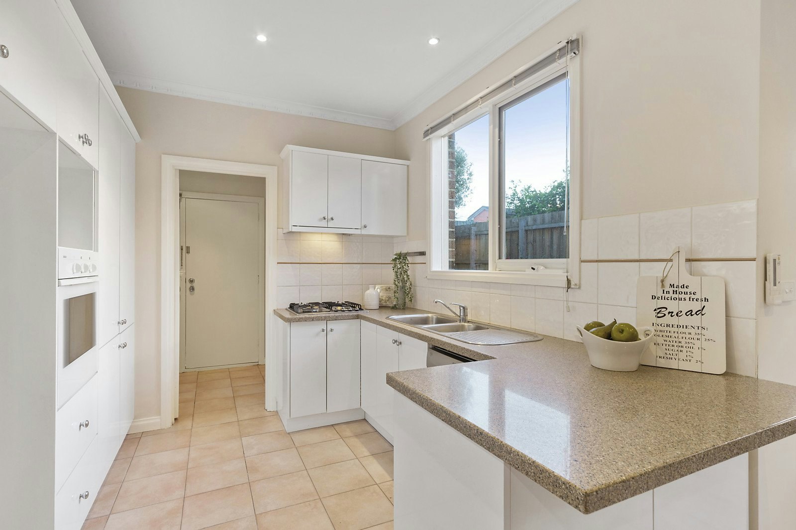 4/26 Edwards Street, Burwood, VIC