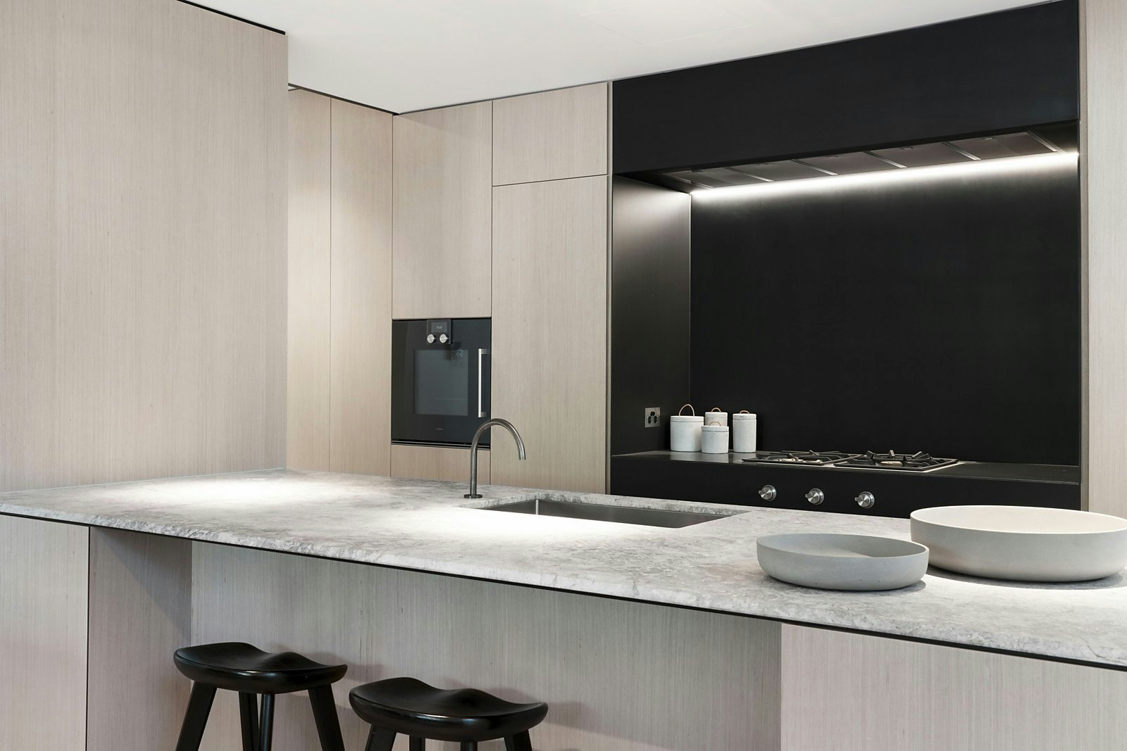 2/97 Mathoura Road, Toorak, VIC