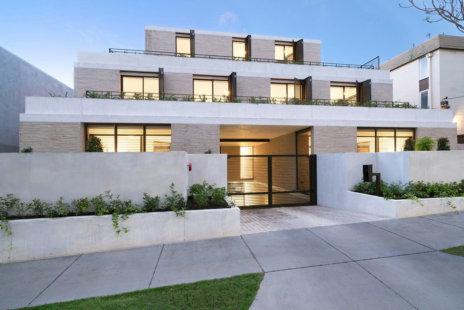 2/97 Mathoura Road, Toorak, VIC