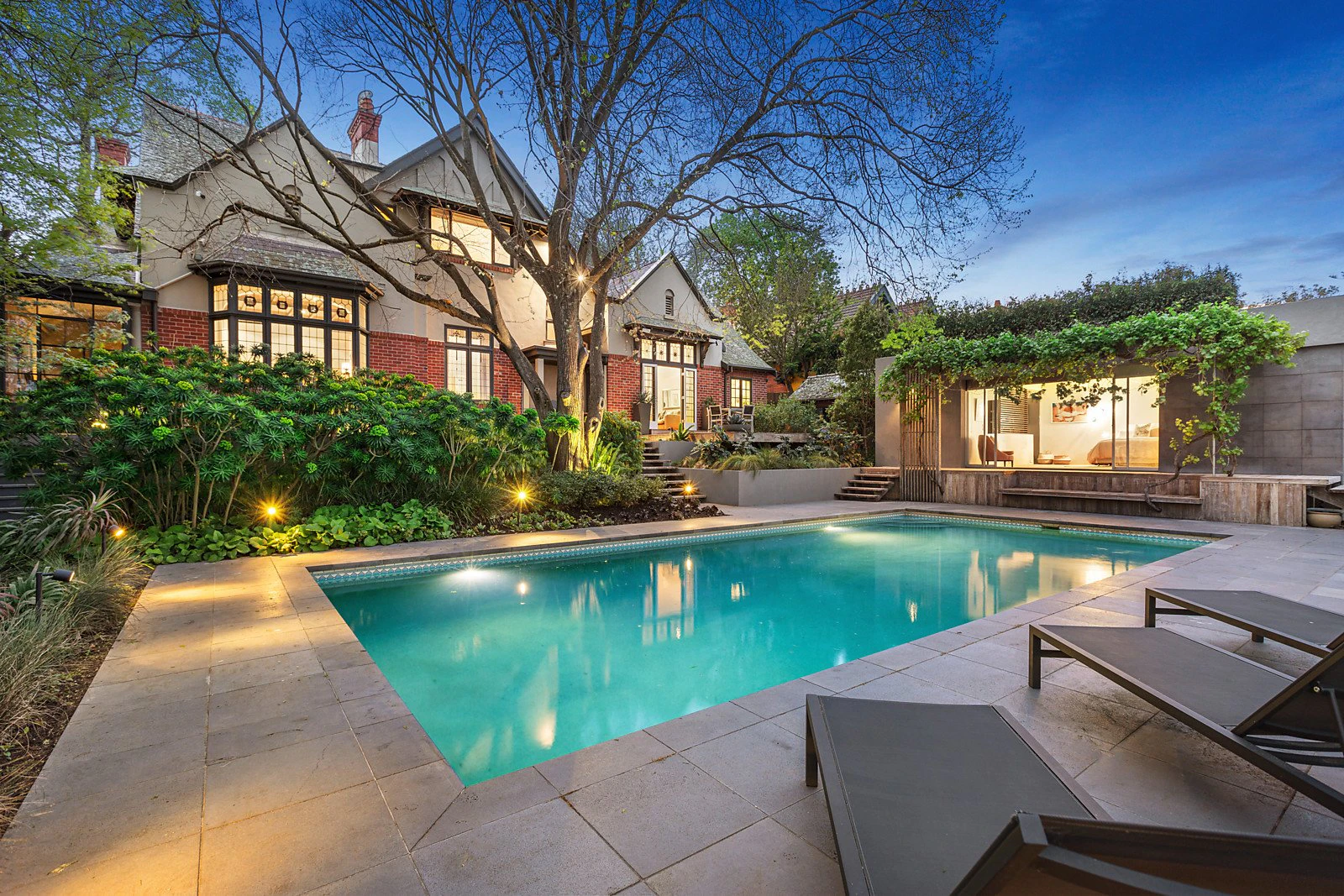 22 Chaucer Crescent, Canterbury, VIC