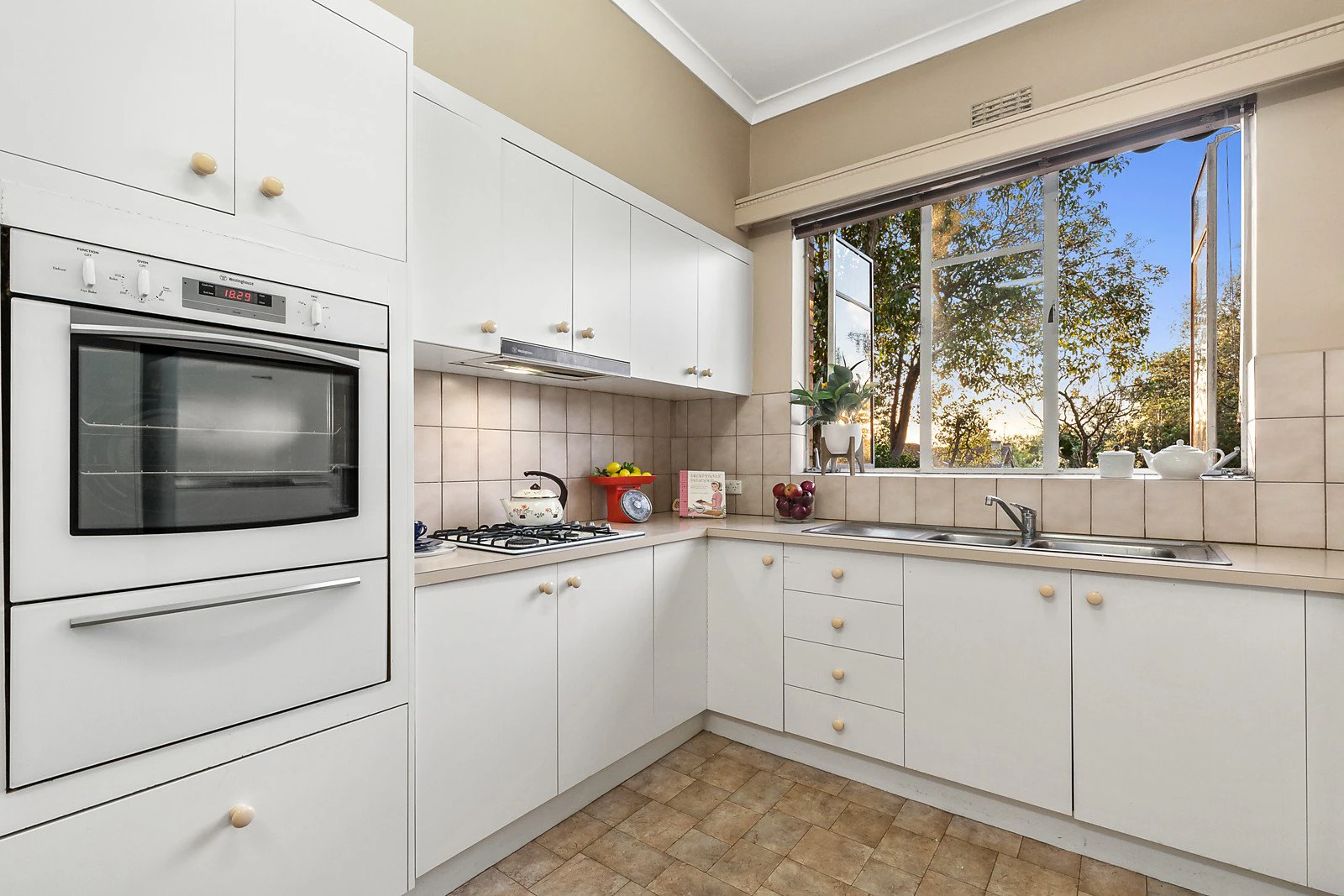 33 Ramsay Avenue, Kew East, VIC