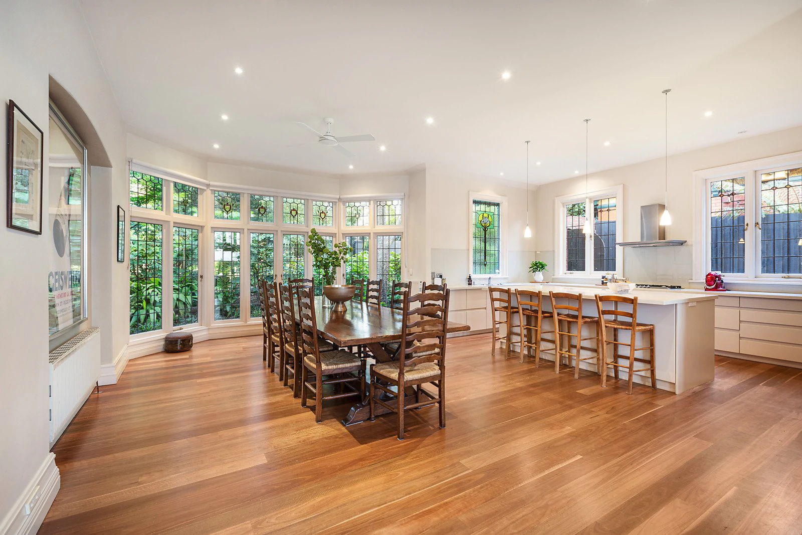 22 Chaucer Crescent, Canterbury, VIC