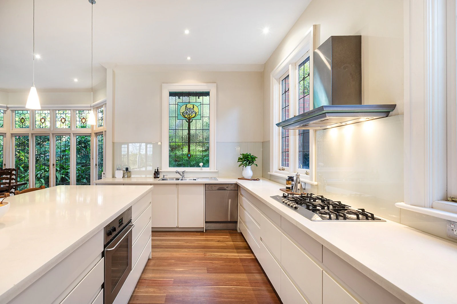 22 Chaucer Crescent, Canterbury, VIC