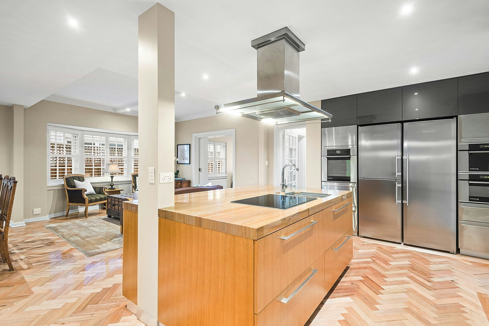 7 Stonnington Place, Toorak, VIC