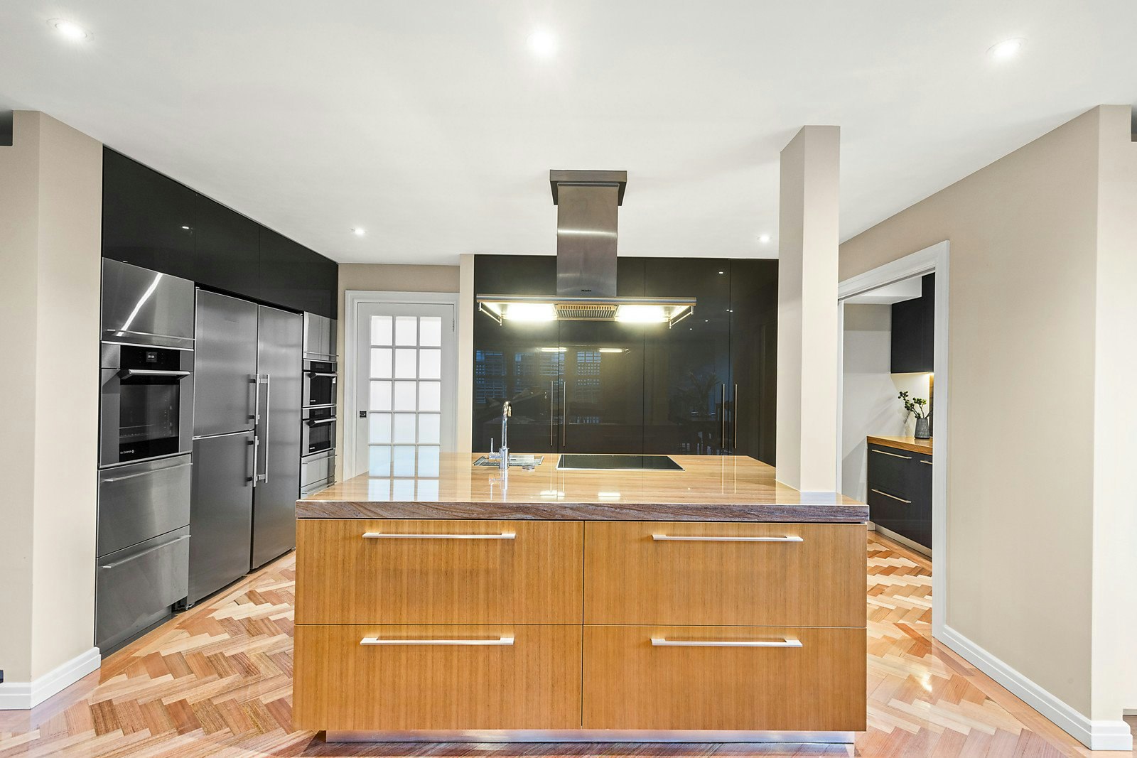 7 Stonnington Place, Toorak, VIC