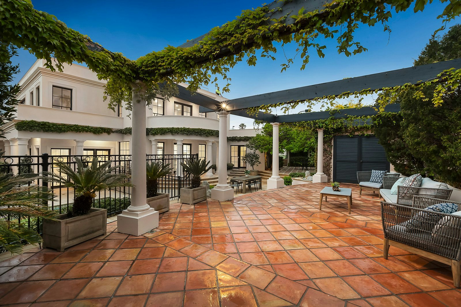 2B Kinane Street, Brighton, VIC