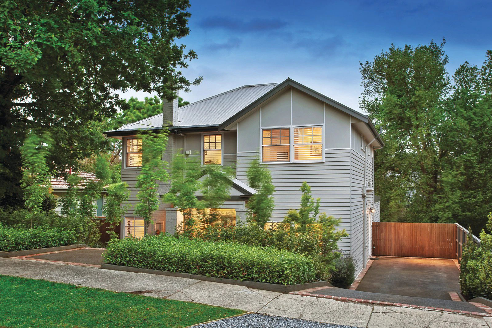 13 Nicholsdale Road, Camberwell, VIC