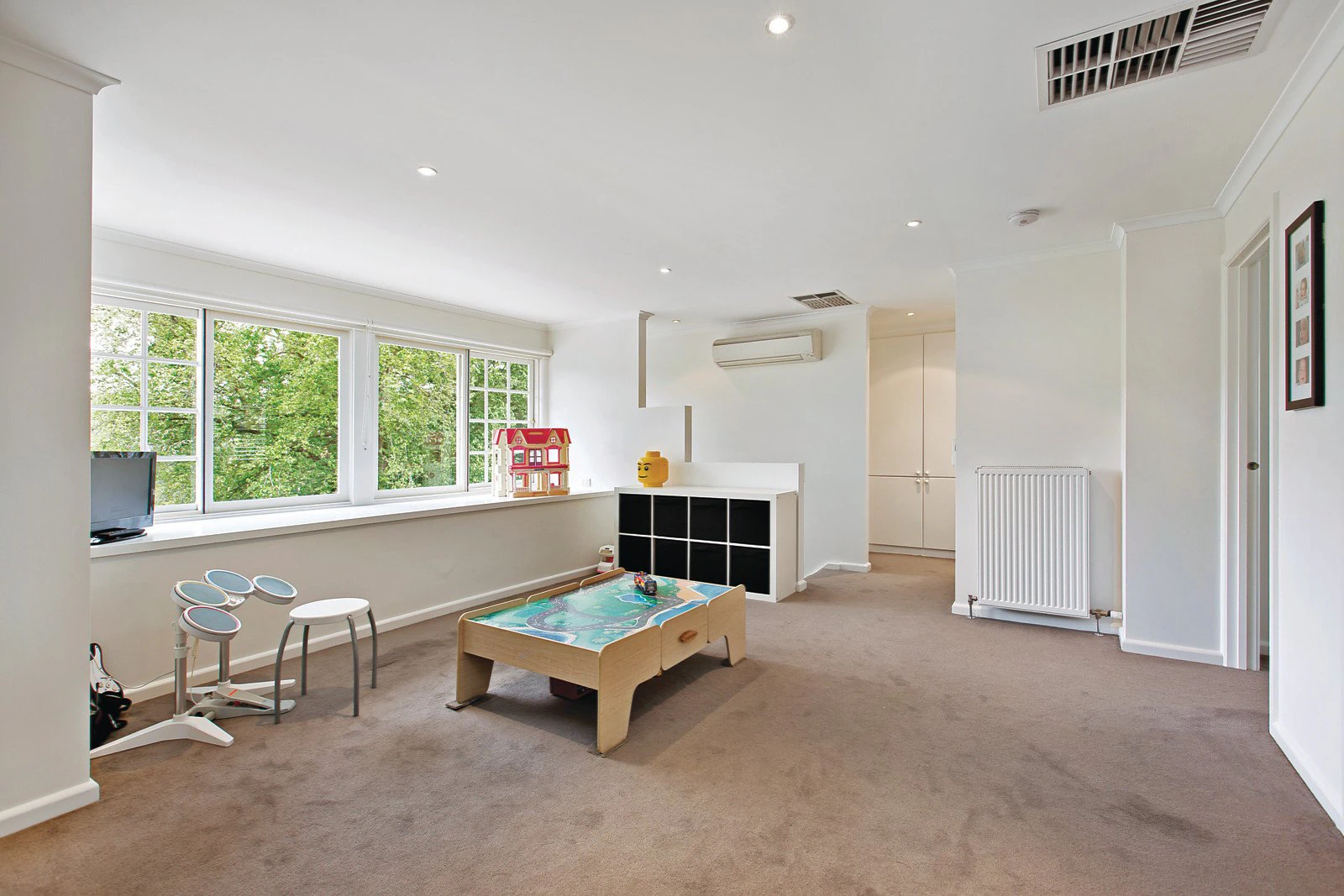 13 Nicholsdale Road, Camberwell, VIC
