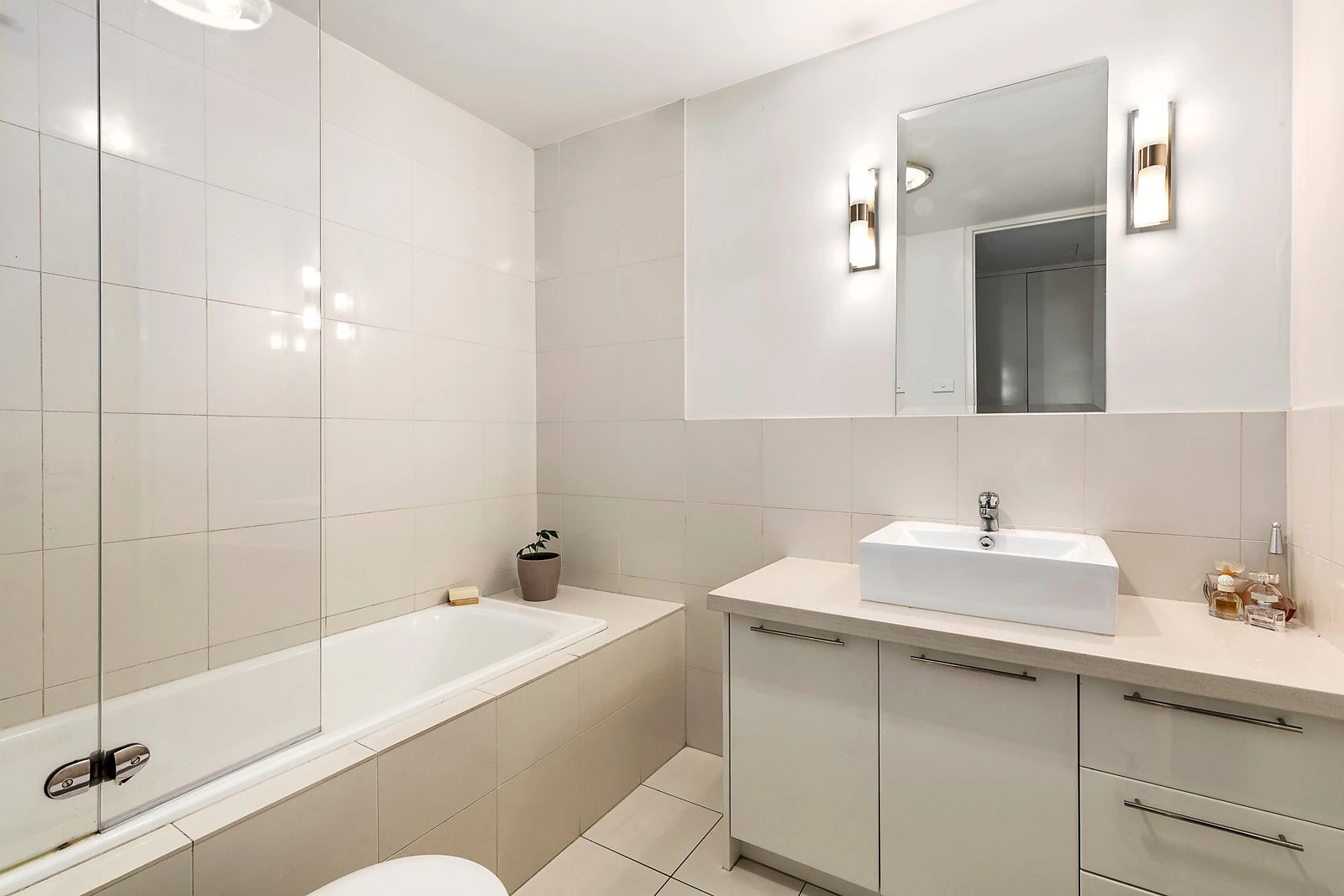 2/92 Wattletree Road, Armadale, VIC