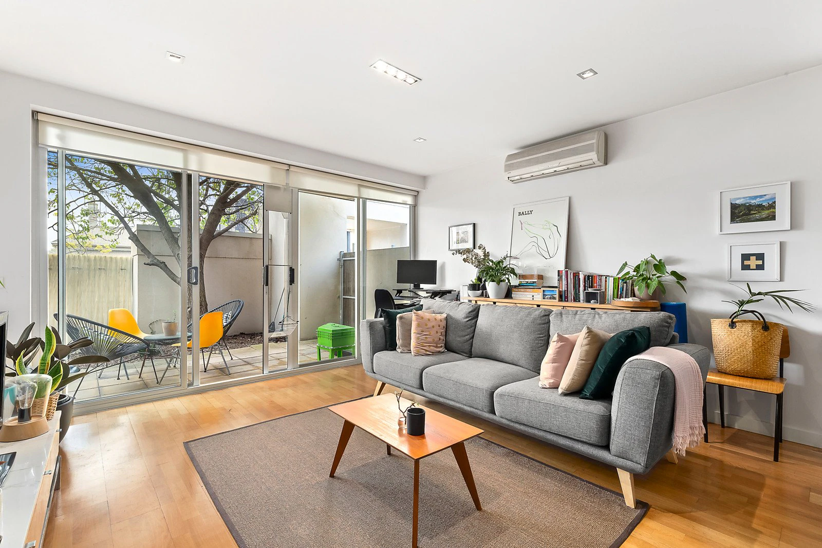 2/92 Wattletree Road, Armadale, VIC