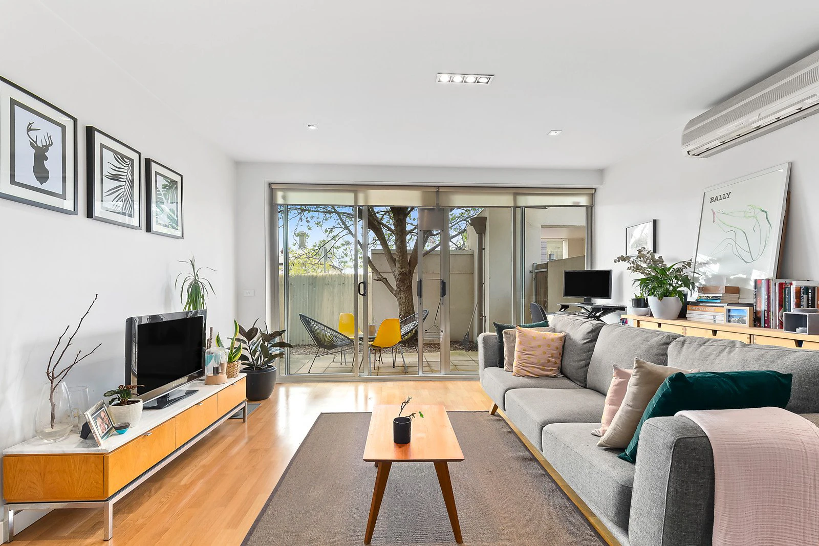 2/92 Wattletree Road, Armadale, VIC