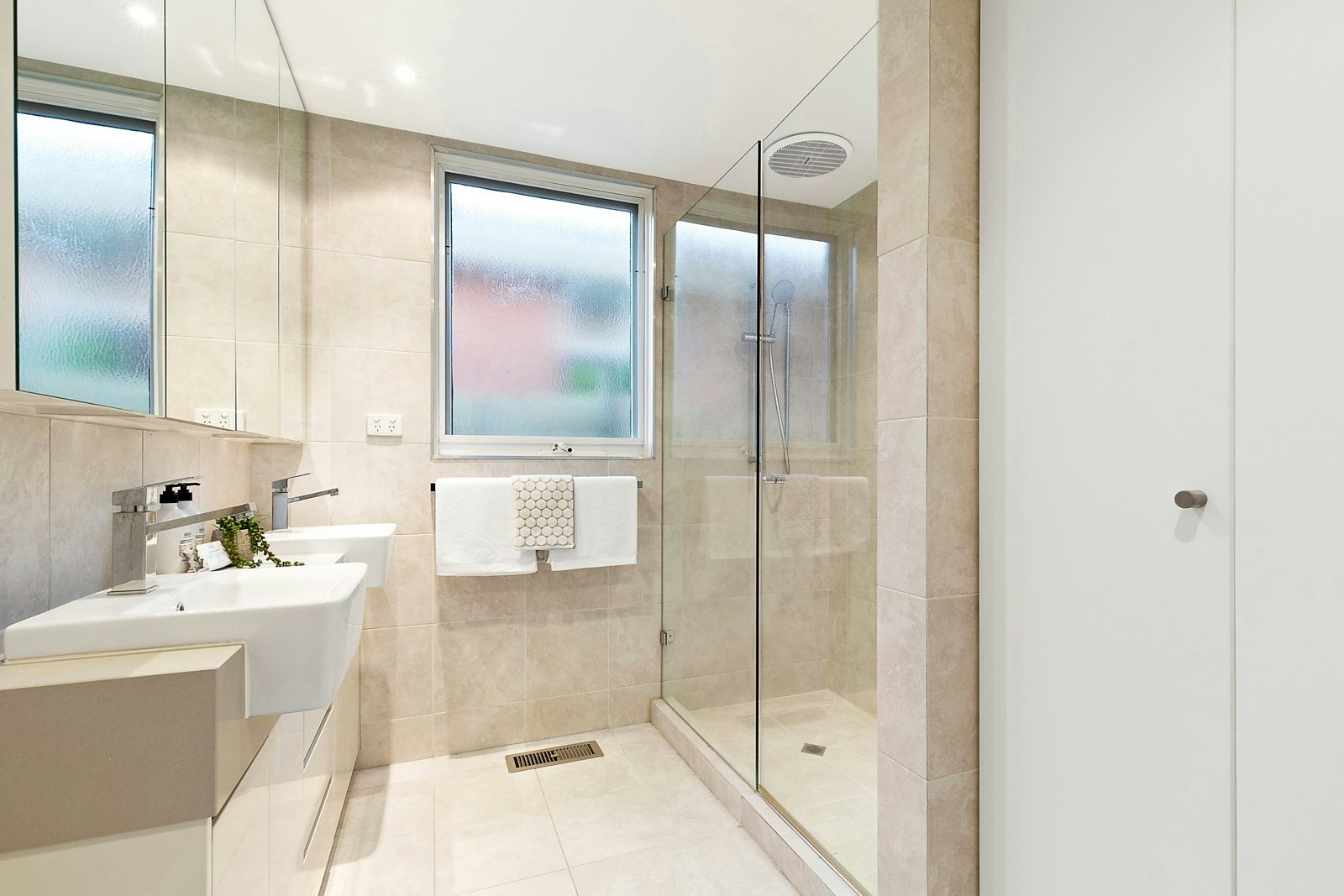 53 Cairnes Crescent, Malvern East, VIC