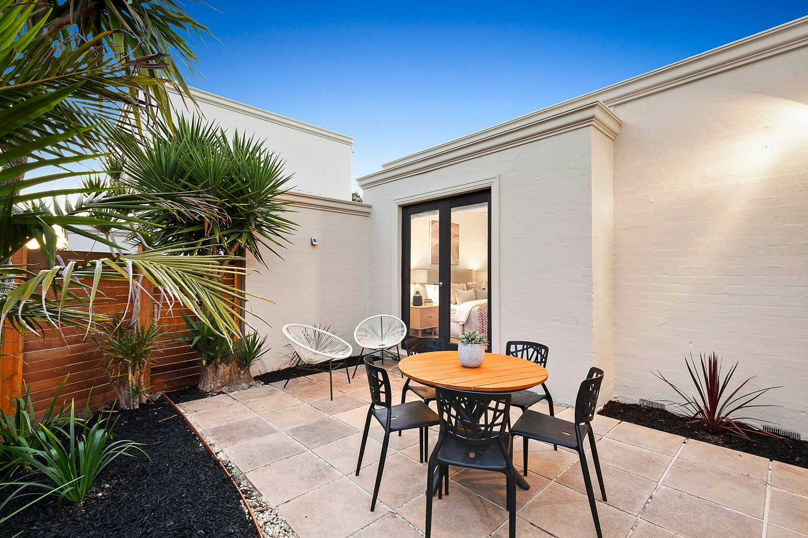 53 Cairnes Crescent, Malvern East, VIC