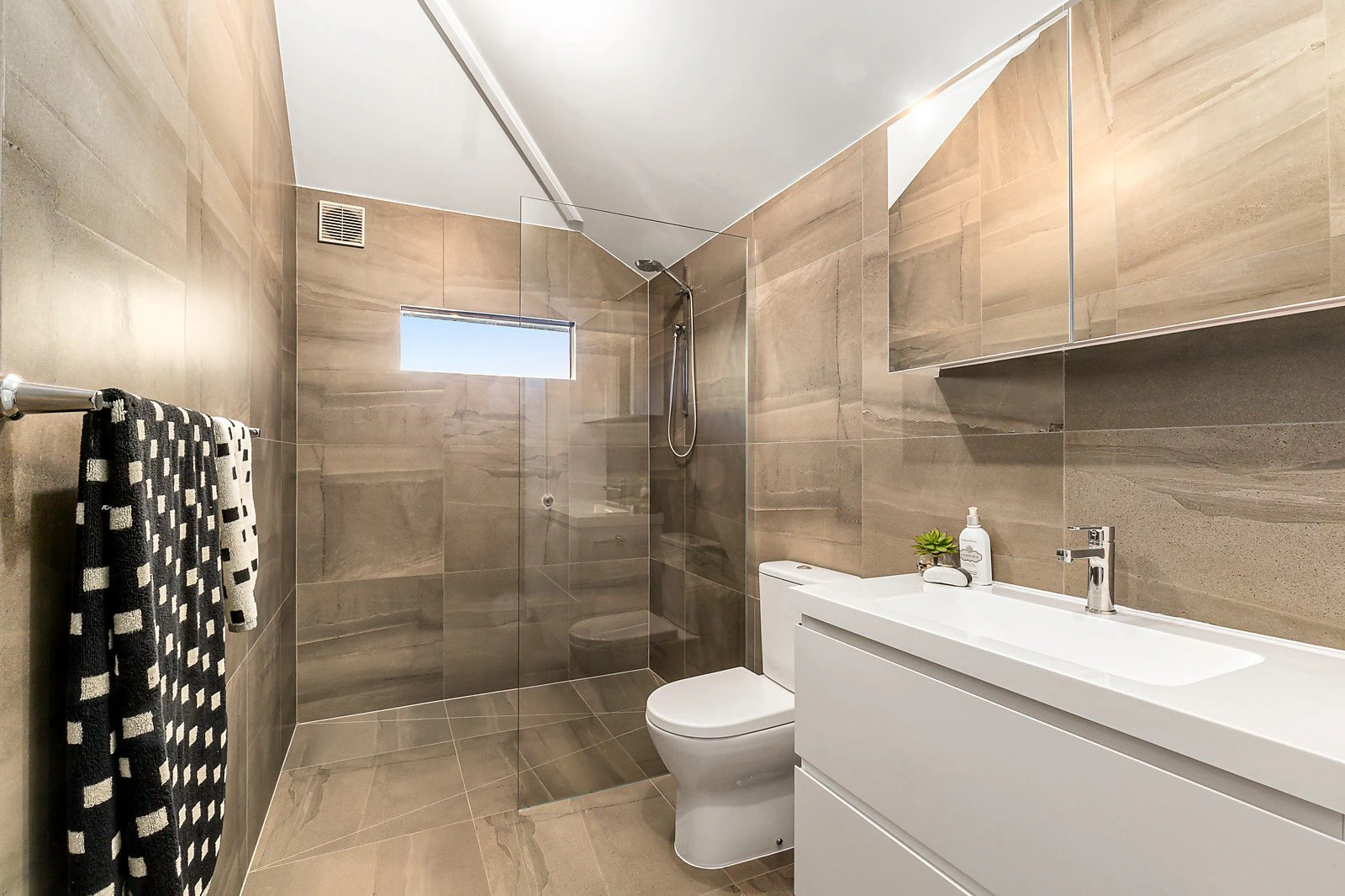 42 Grandview Terrace, Kew, VIC