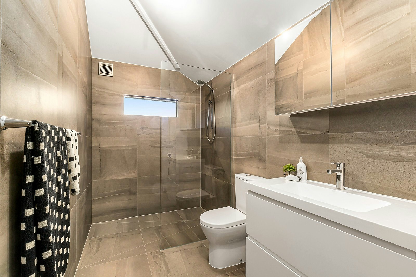 42 Grandview Terrace, Kew, VIC