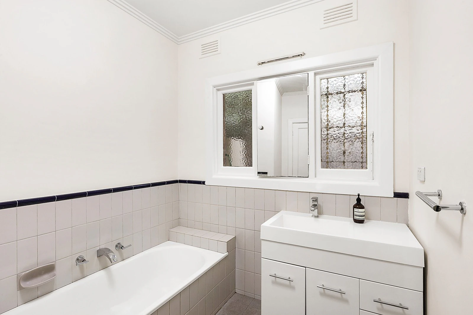 11 Keystone Crescent, Kew East, VIC