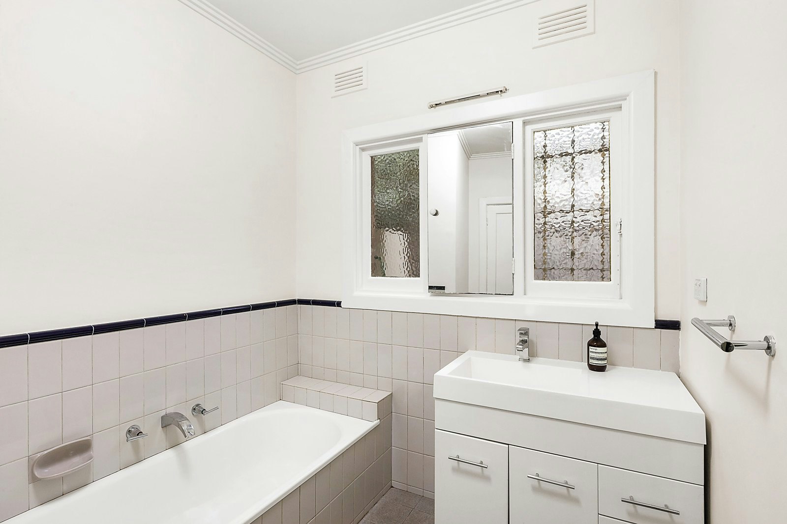 11 Keystone Crescent, Kew East, VIC