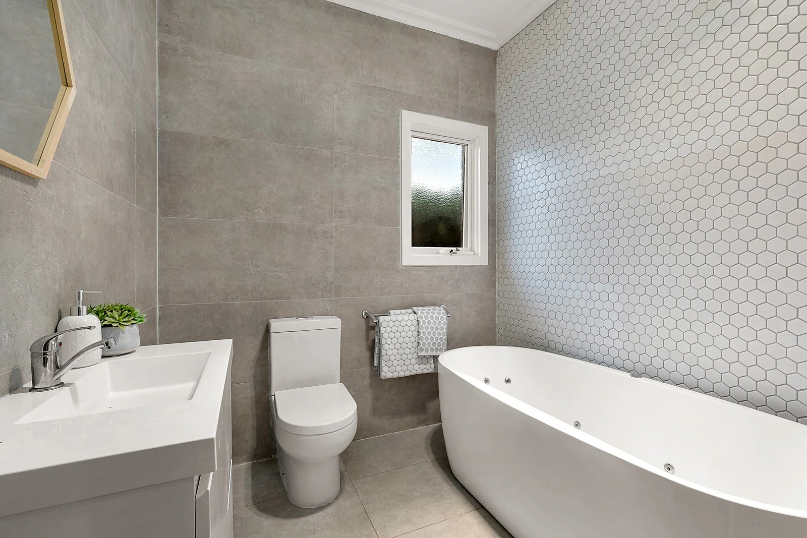 39 Teddington Road, Hampton, VIC