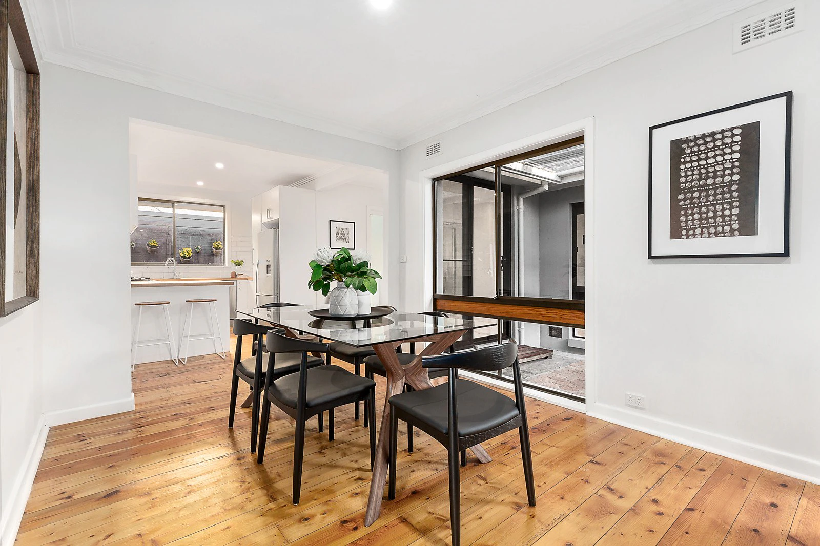 10 Swinden Avenue, Cheltenham, VIC