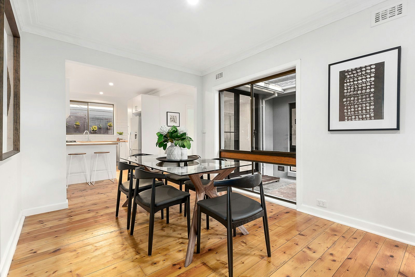 10 Swinden Avenue, Cheltenham, VIC