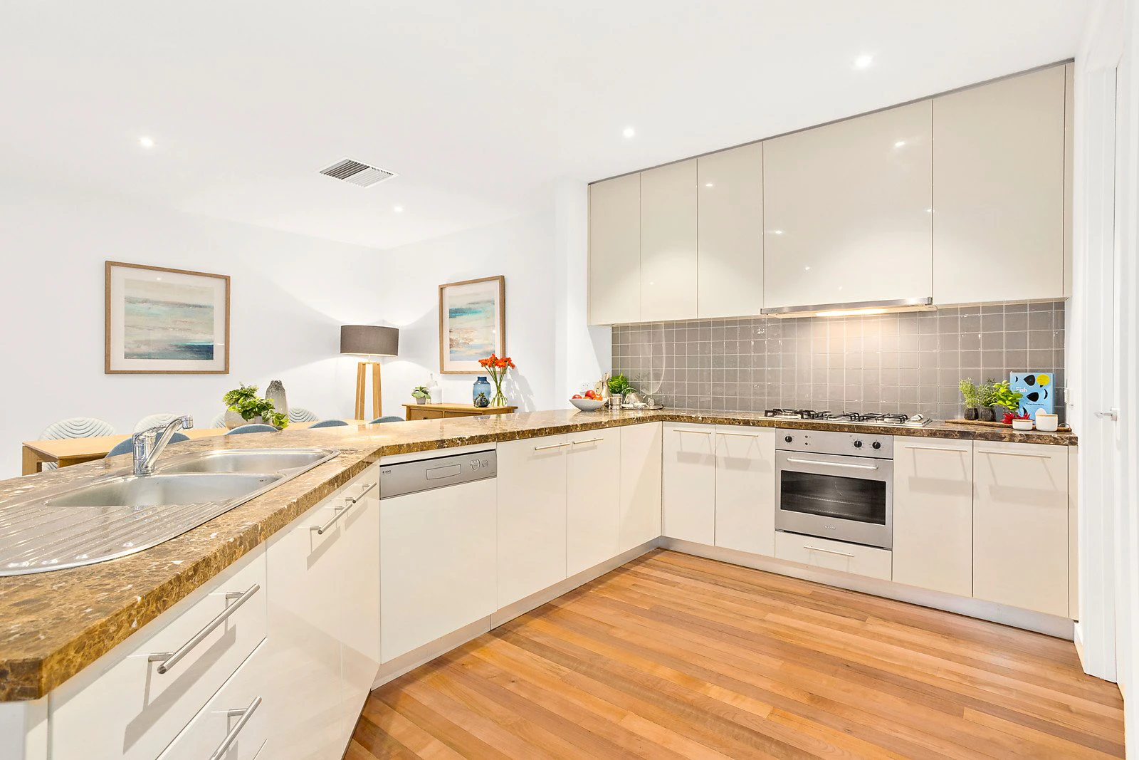4/5 Chatham Road, Canterbury, VIC