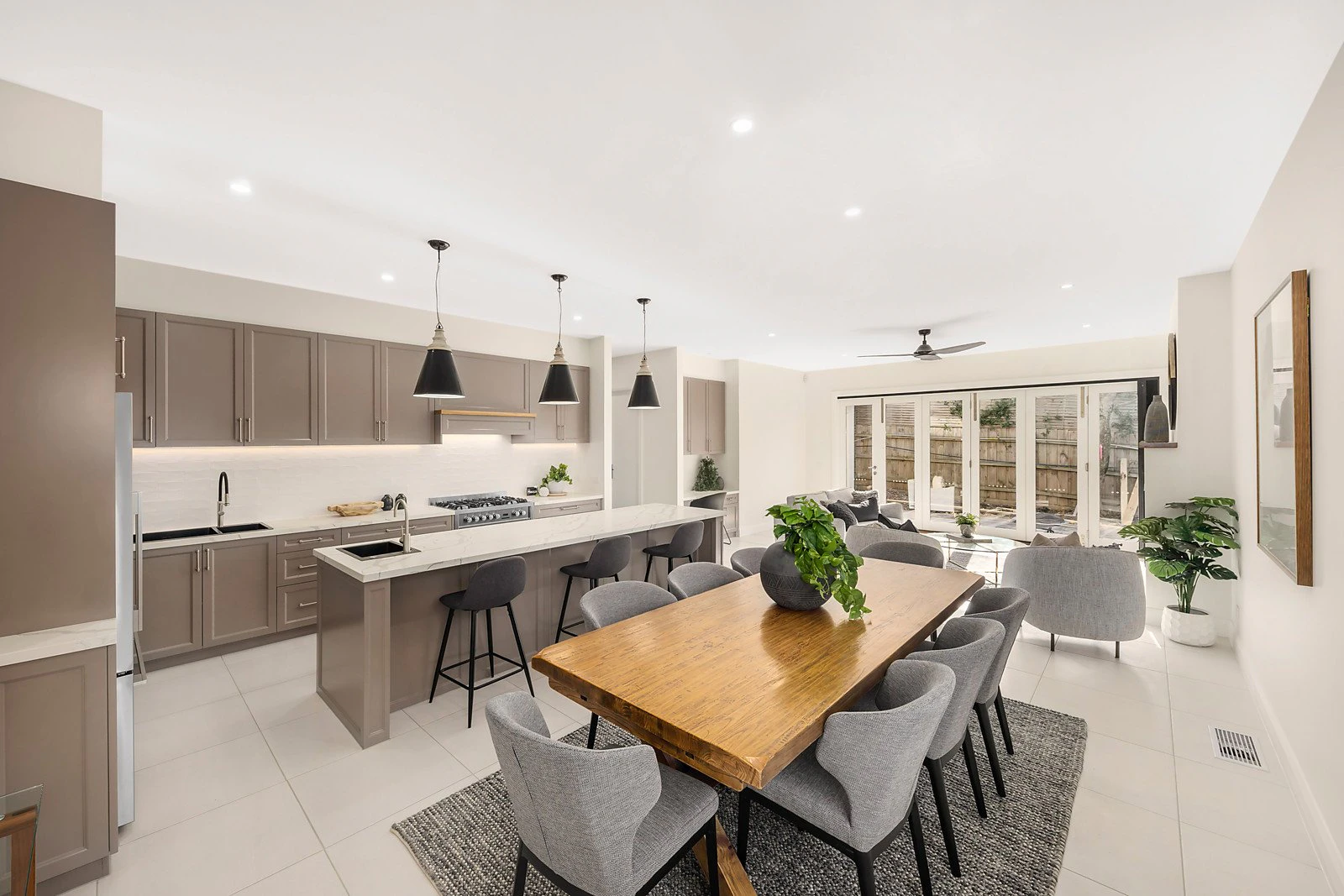 27 Evelina Street, Mont Albert North, VIC