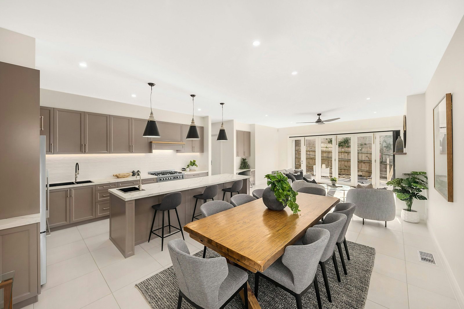 27 Evelina Street, Mont Albert North, VIC