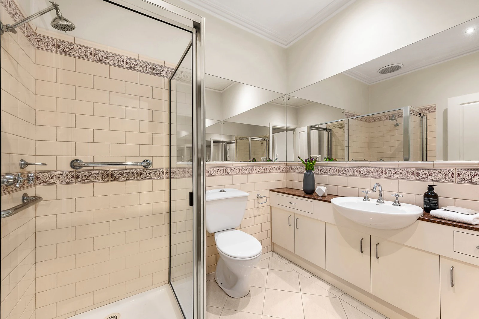 2B Ferndale Road, Glen Iris, VIC