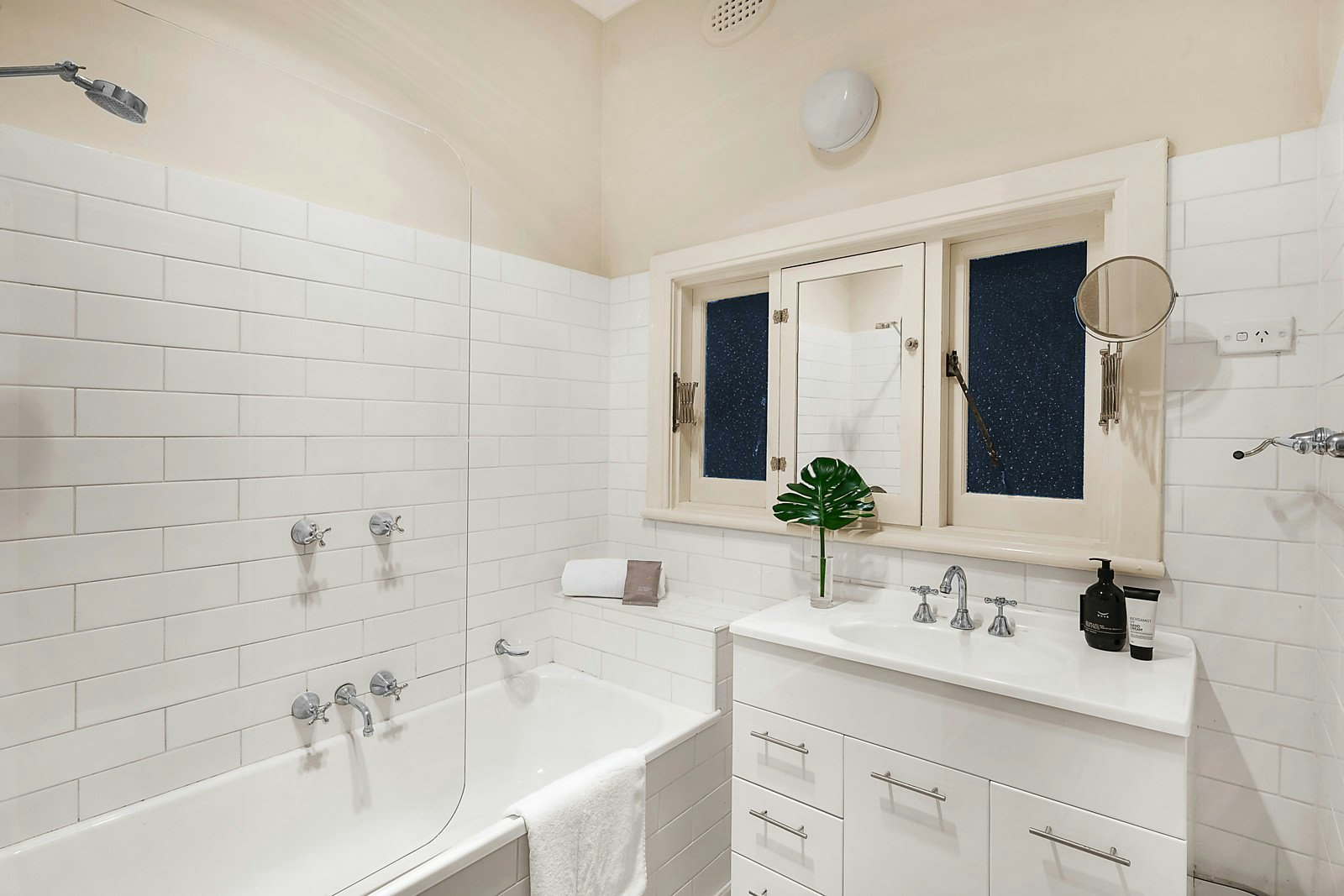 2/417 Wattletree Road, Malvern East, VIC