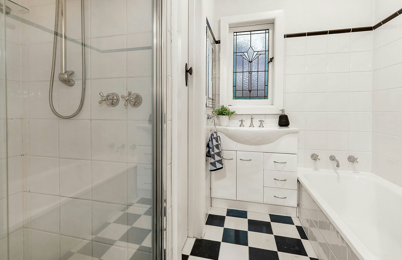 43 Rowen Street, Glen Iris, VIC