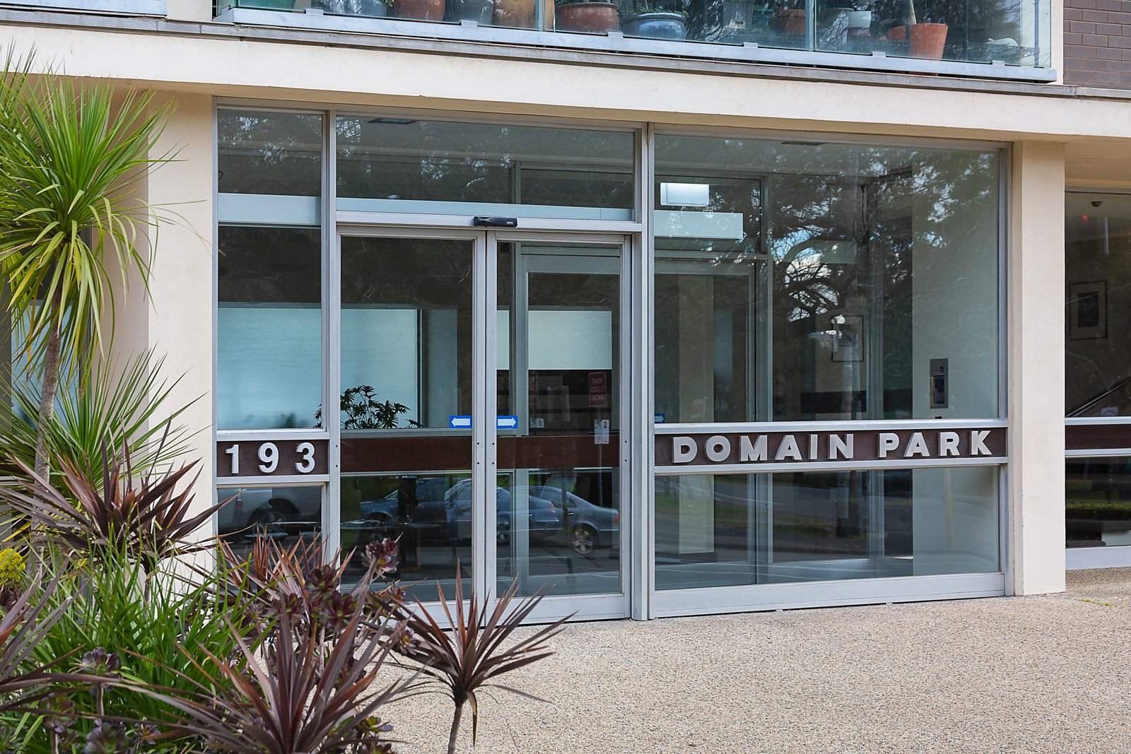 West Penthouse/193 Domain Road, South Yarra - Thumbnail 2