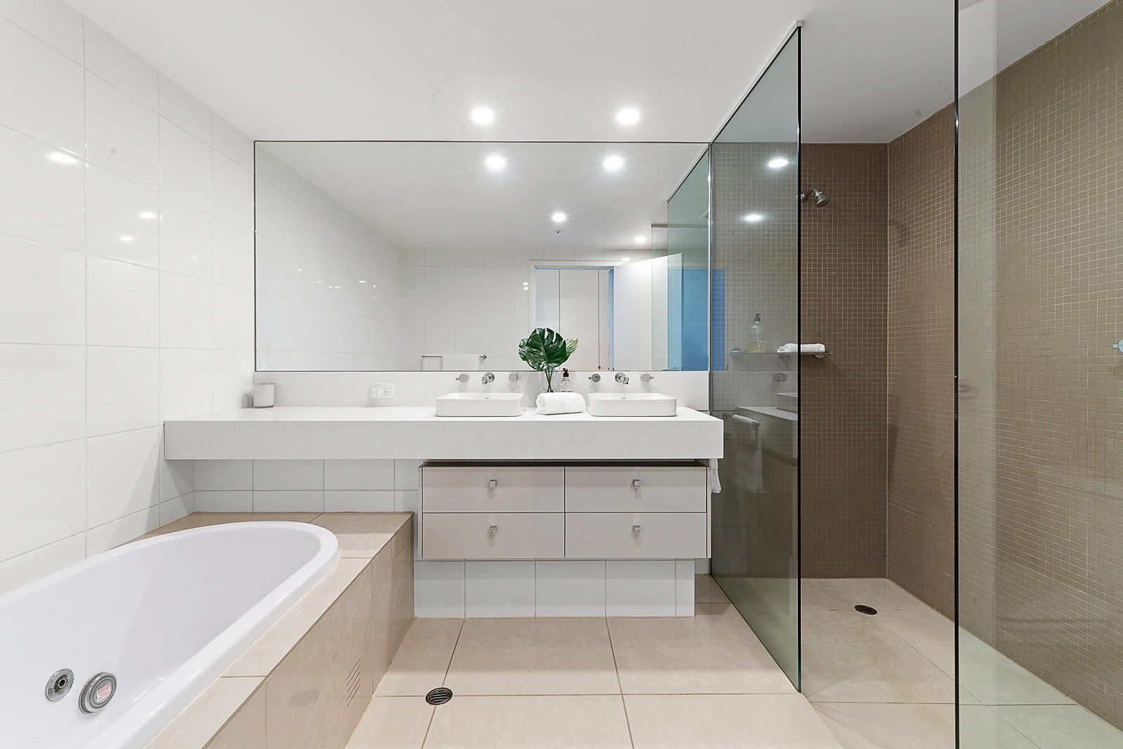 1107/250 St Kilda Road, Melbourne, VIC