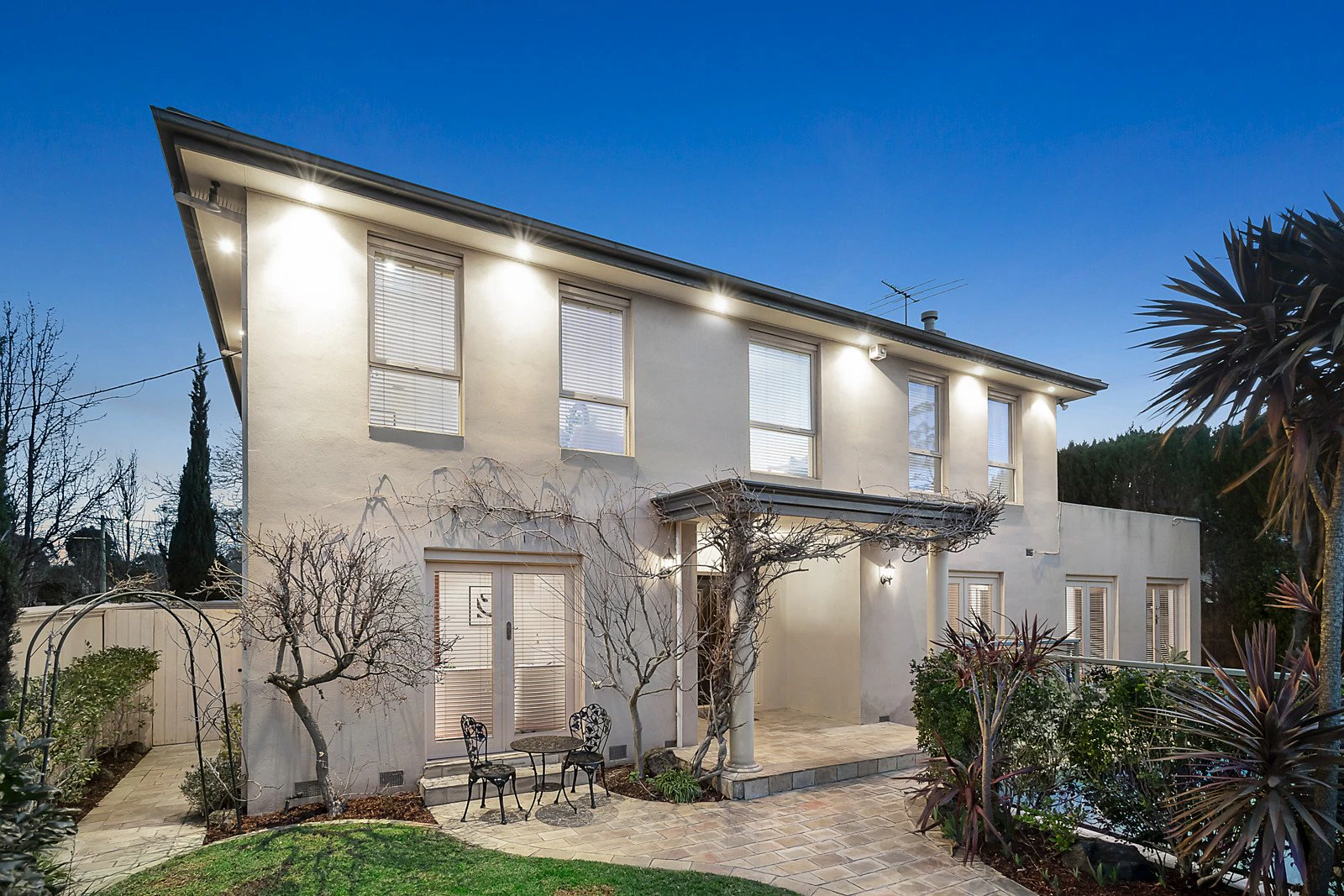 2 Lang Court, Malvern East, VIC