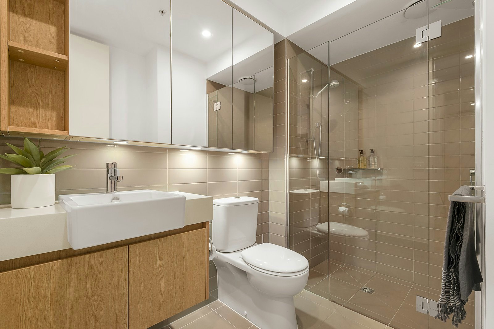 307/101 Bay Street, Port Melbourne, VIC