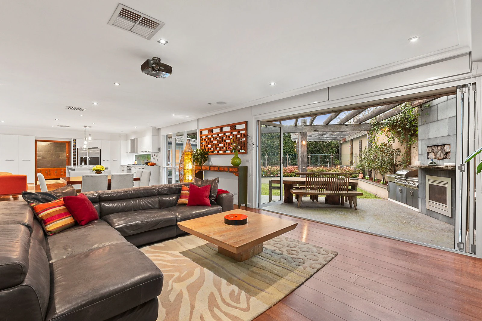 6-8 The Boulevard, Malvern East, VIC