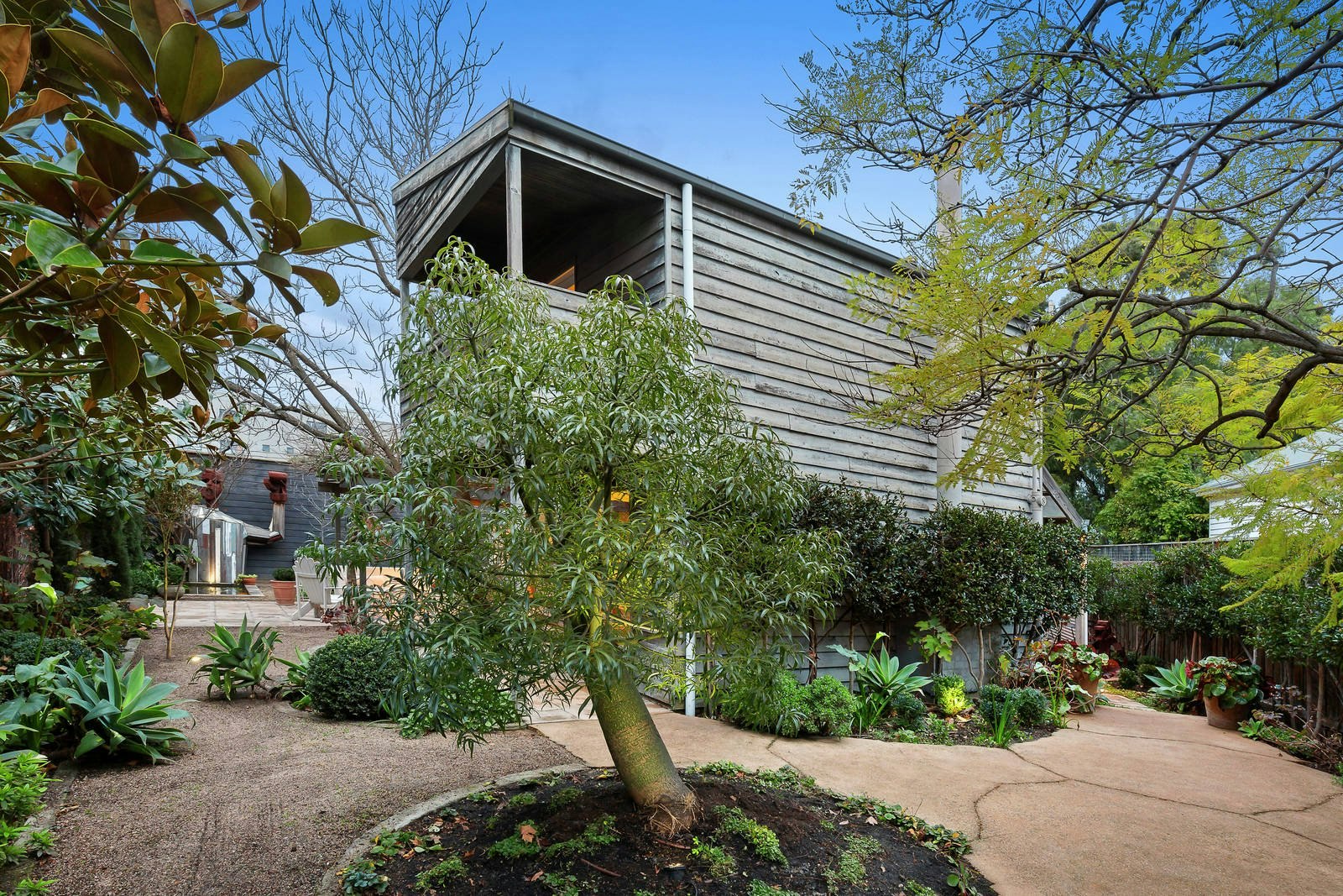 19 Valentine Grove, Armadale, VIC