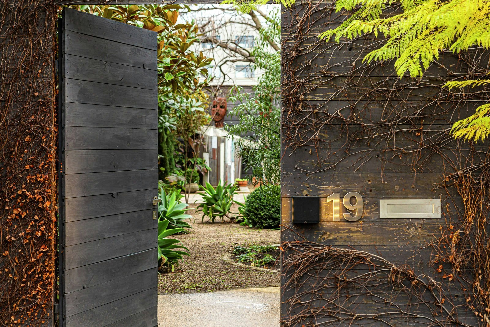 19 Valentine Grove, Armadale, VIC