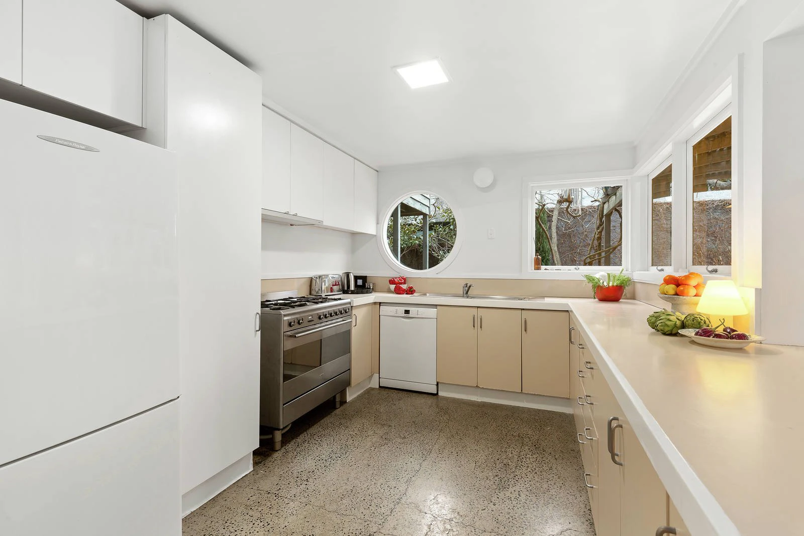 19 Valentine Grove, Armadale, VIC
