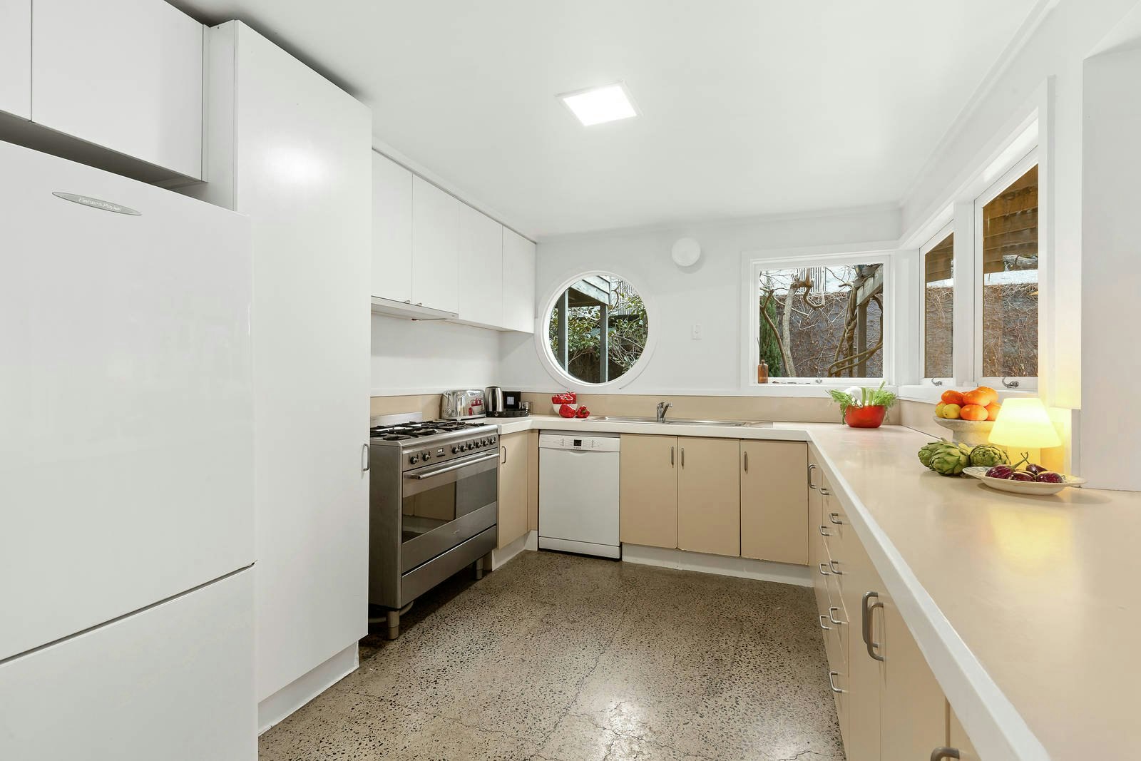 19 Valentine Grove, Armadale, VIC