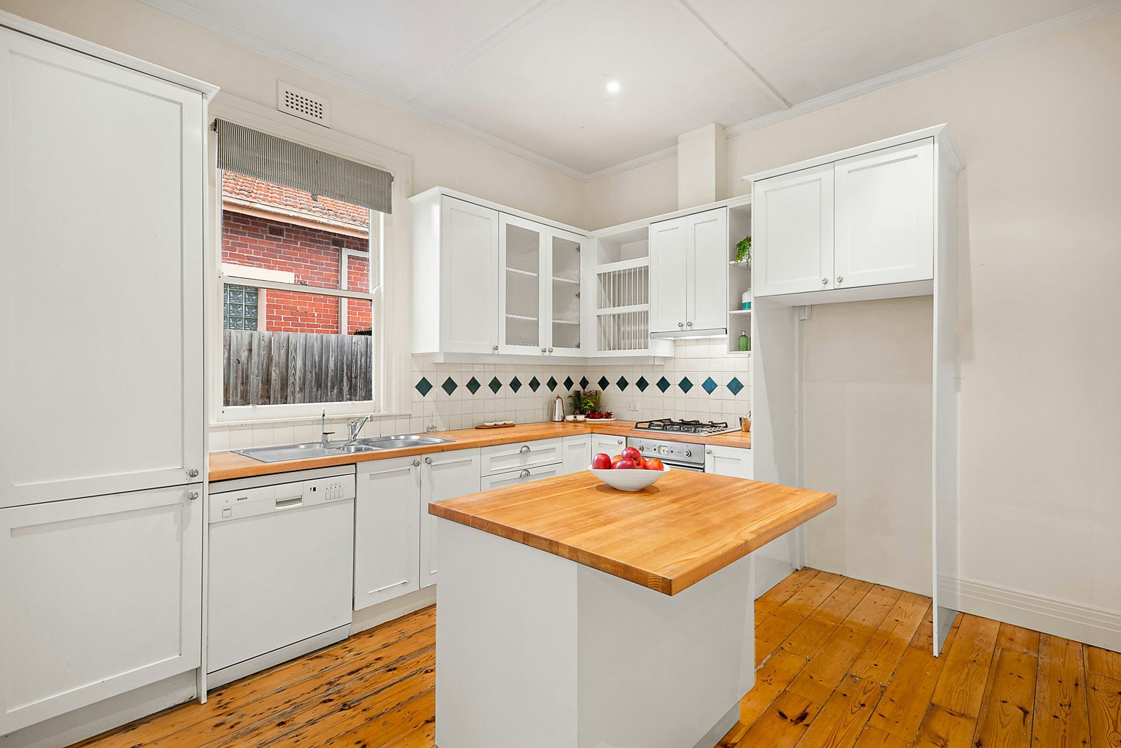 4 Greendale Road, Glen Iris, VIC