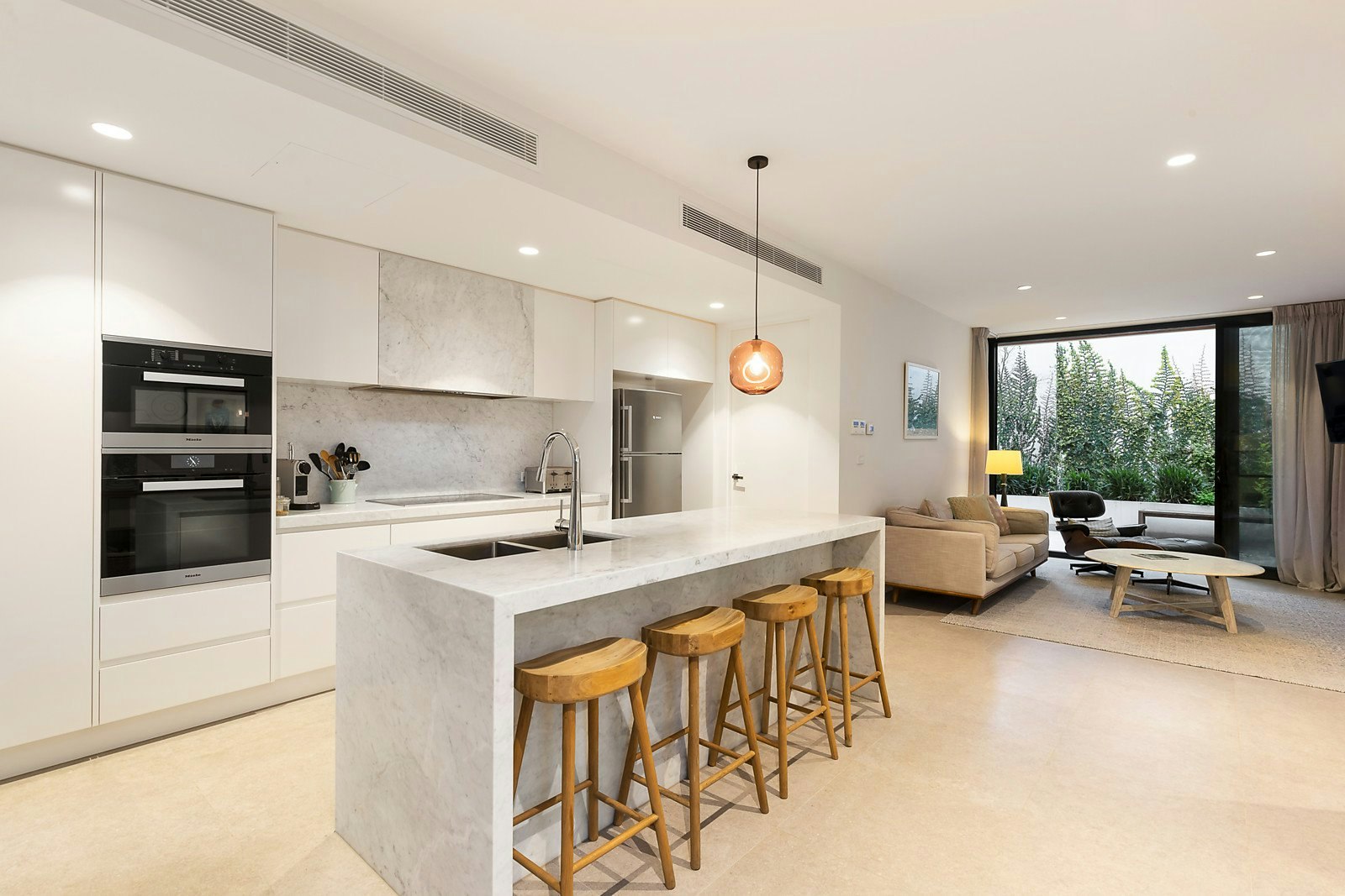 1C Mangarra Road, Canterbury, VIC