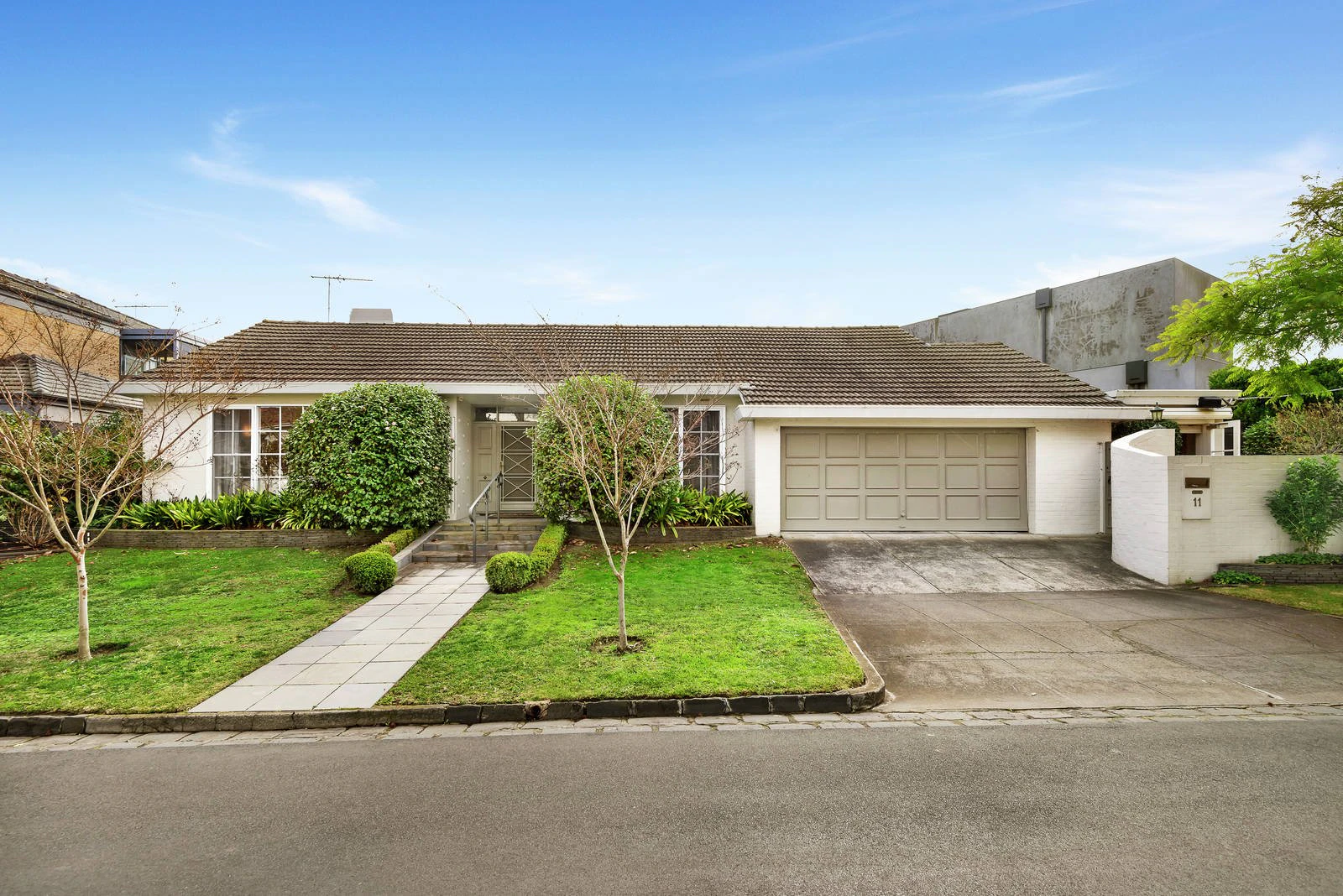11 Kent Court, Toorak, VIC